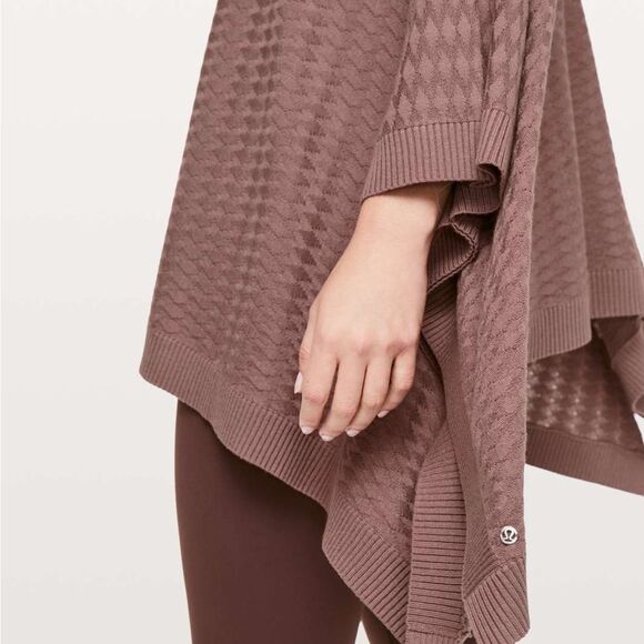 Lululemon Divinity Poncho in Spanish Oak - Picture 9 of 13